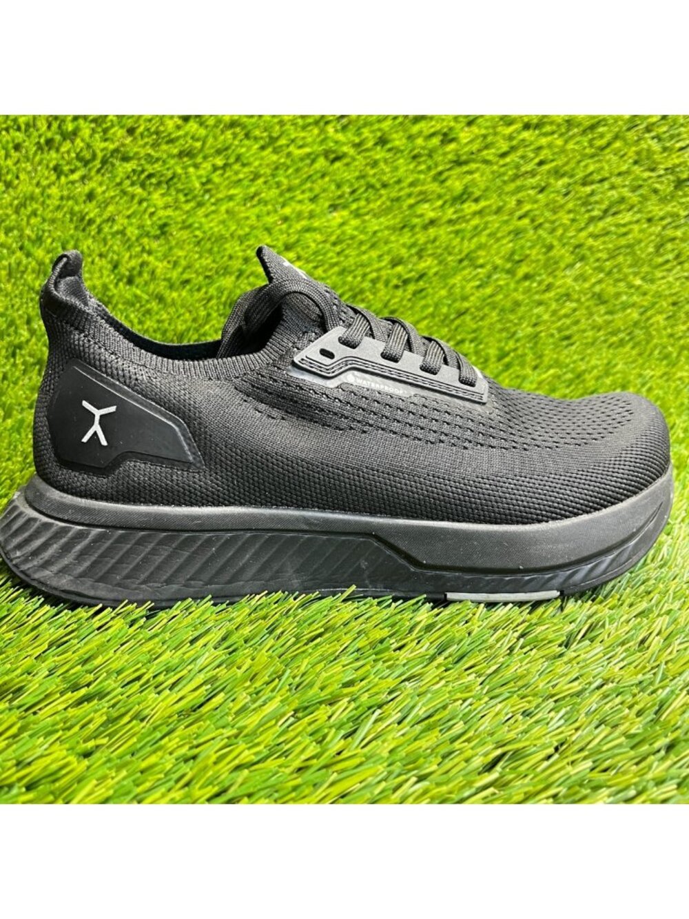 Flux Footwear Adapt Waterproof Runner Black Womens Size 7.5 Athletic Knit Shoes